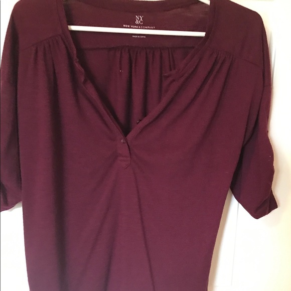 V neck short sleeved top - Picture 1 of 1